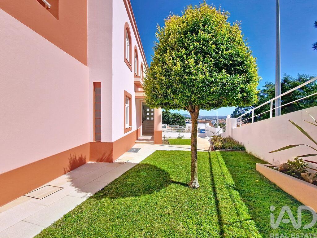 House in Santo Estevao das Gales - Image 2