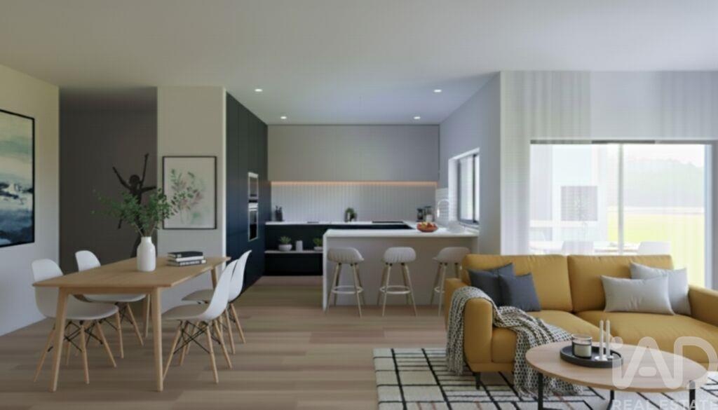 Apartment in Corroios - Image 2