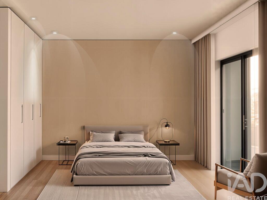 Apartment in Corroios - Image 5