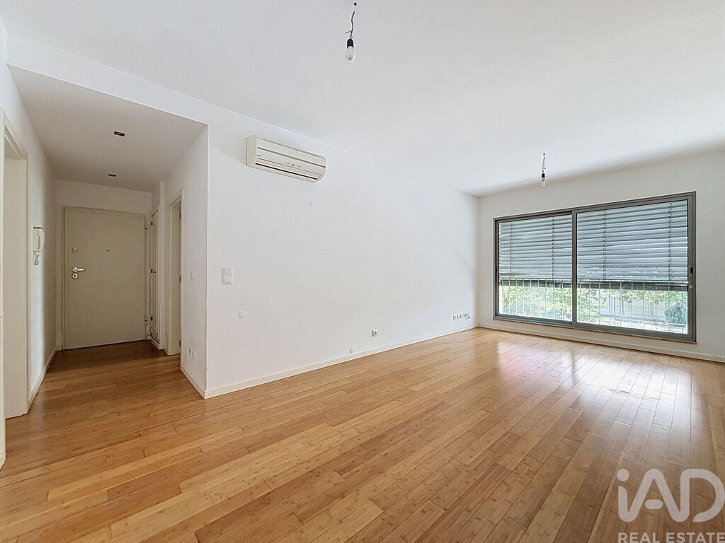 Apartment in Olivais - Image 2
