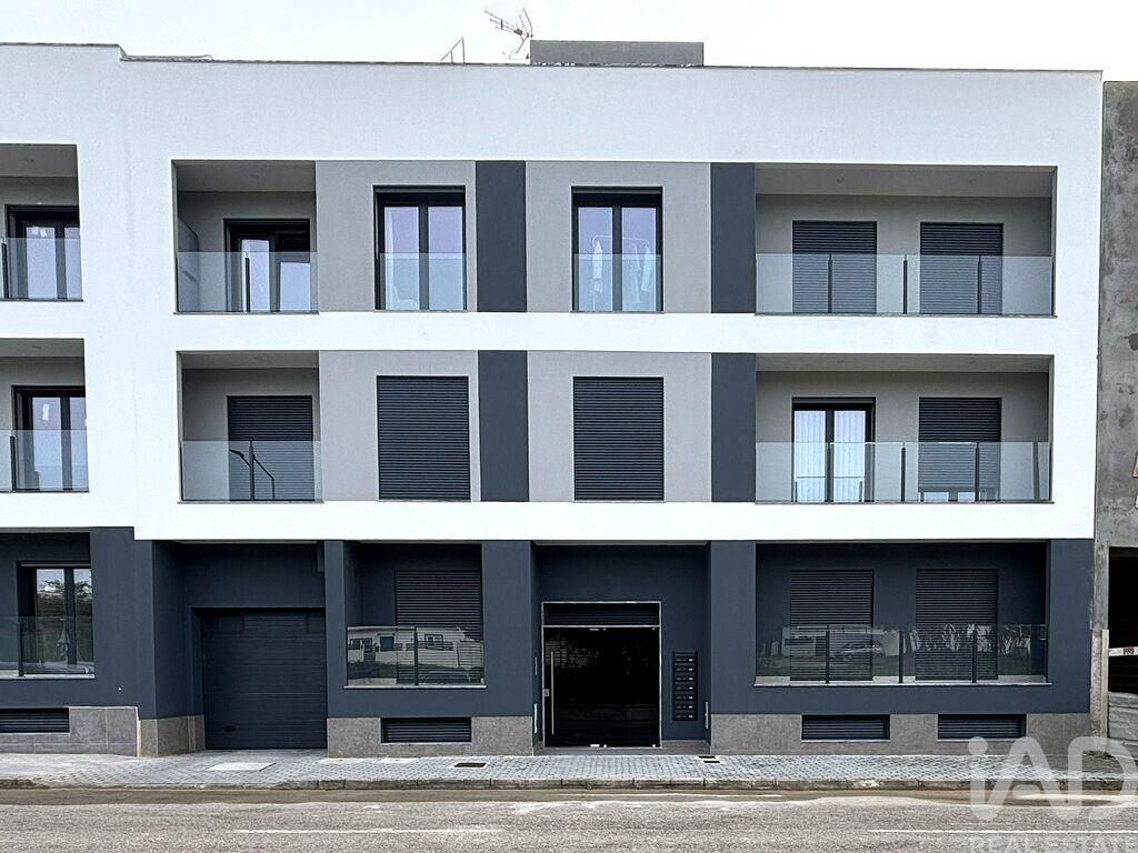 Apartment in Corroios - Image 3
