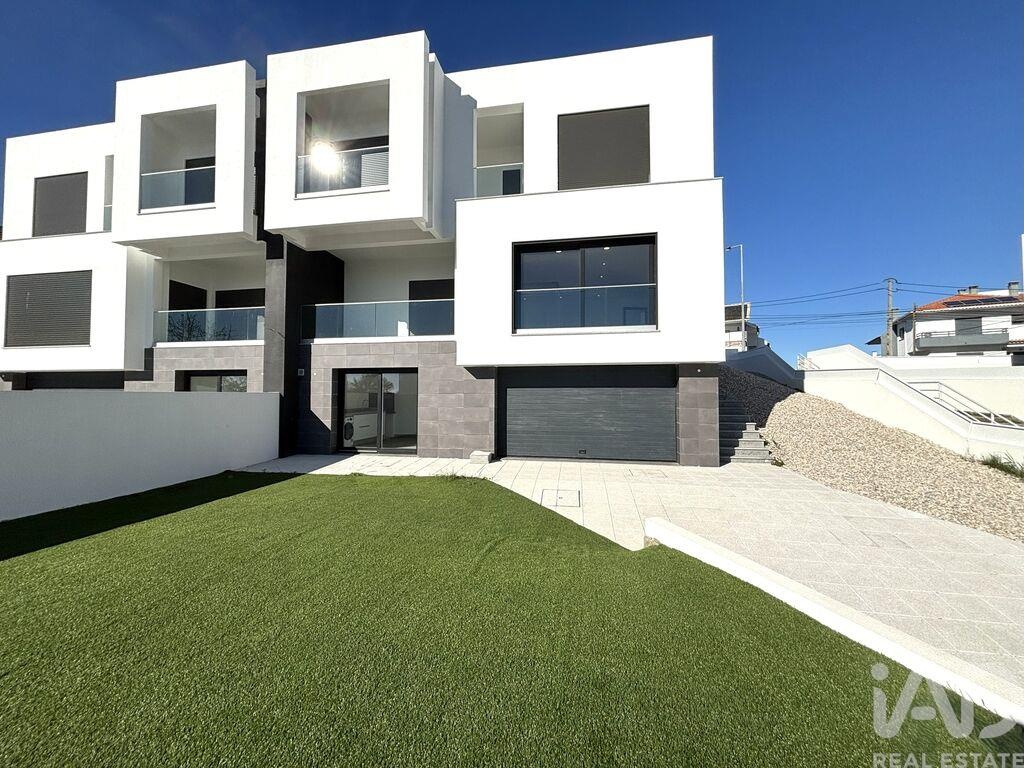 House in Corroios - view 1