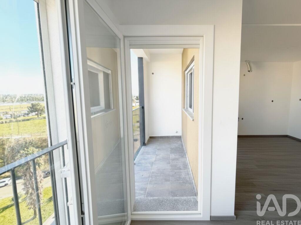 Apartment in Corroios - Image 4