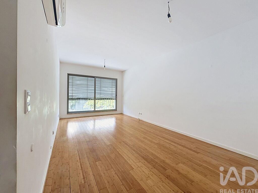 Apartment in Olivais - Image 4