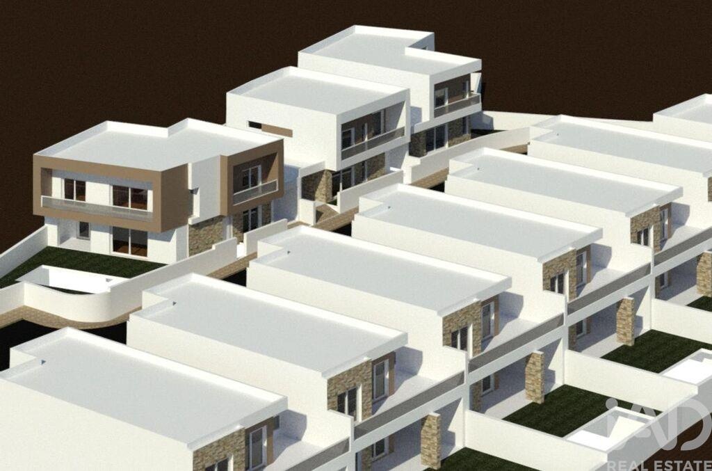 Land in Nazare - Image 3