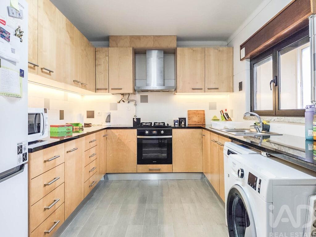 House in Marinha Grande - Image 4