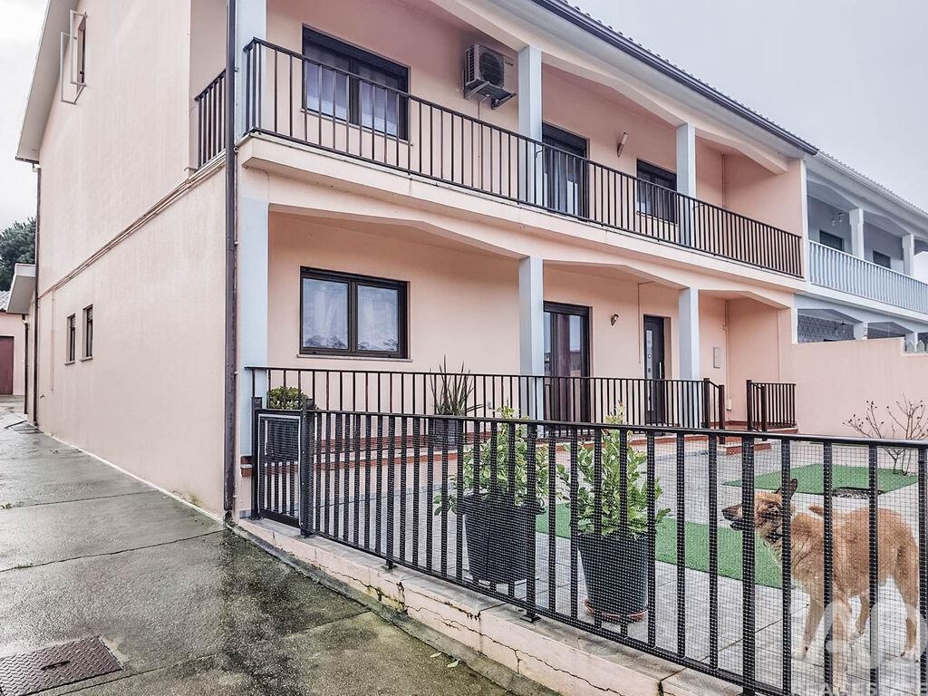 House in Marinha Grande - Image 3