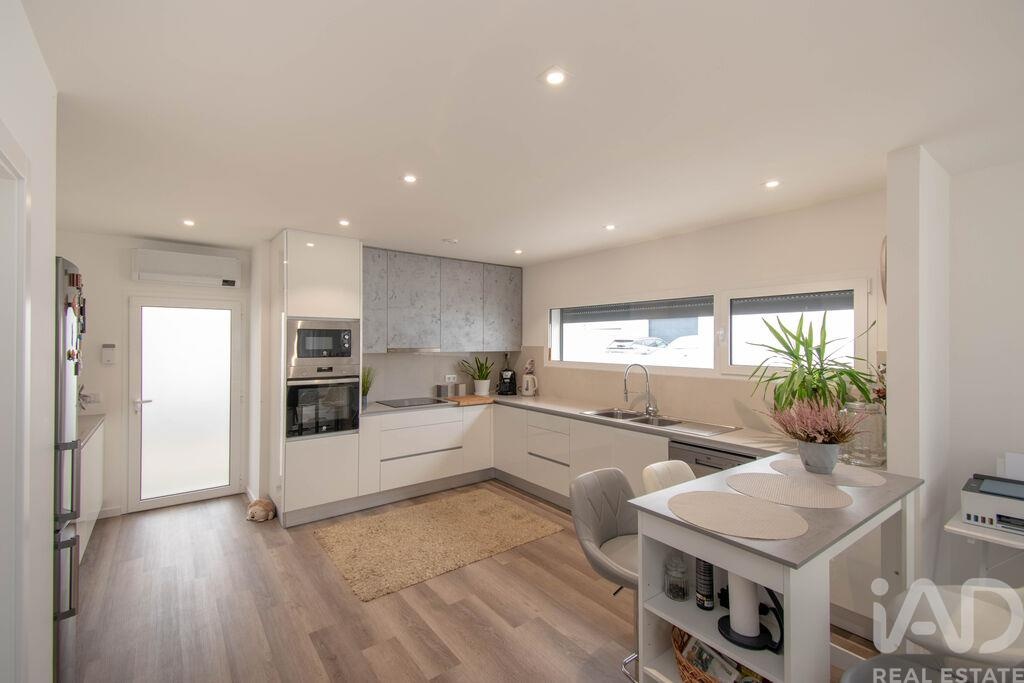 House in Marinha Grande - Image 5