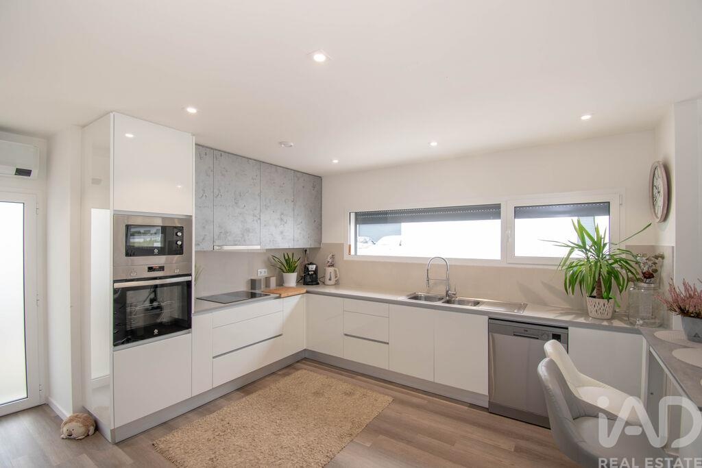 House in Marinha Grande - Image 4