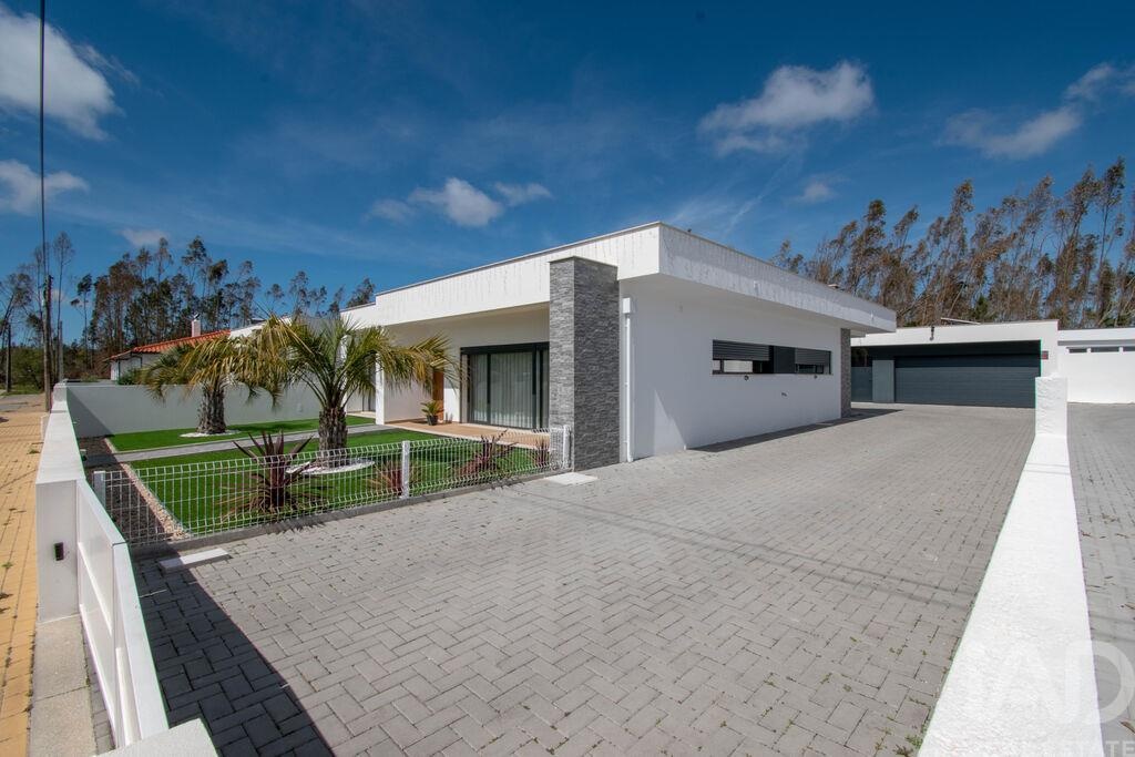 House in Marinha Grande - Image 2