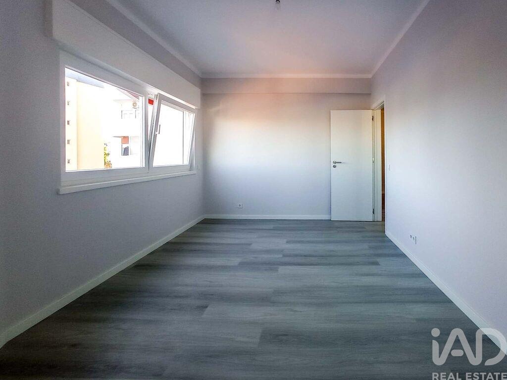 Apartment in Portimao - Image 5