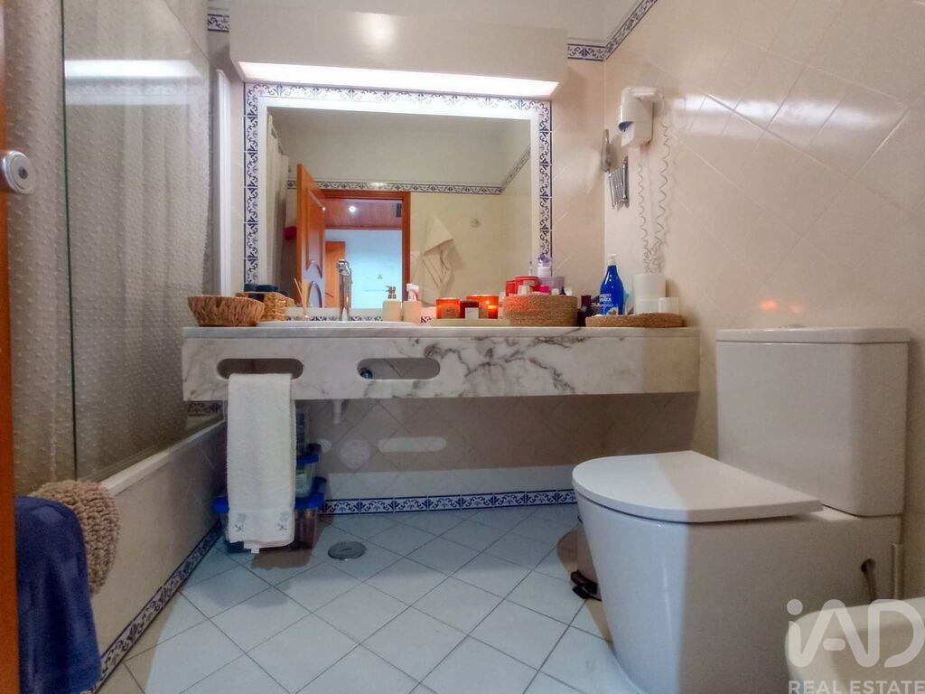 Apartment in Correeira - Image 3