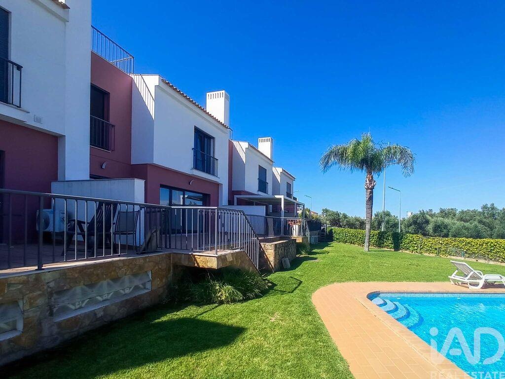 House in Guia - view 1