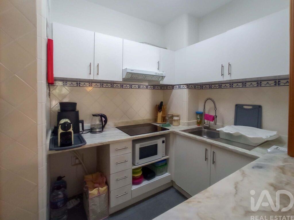 Apartment in Correeira - Image 4