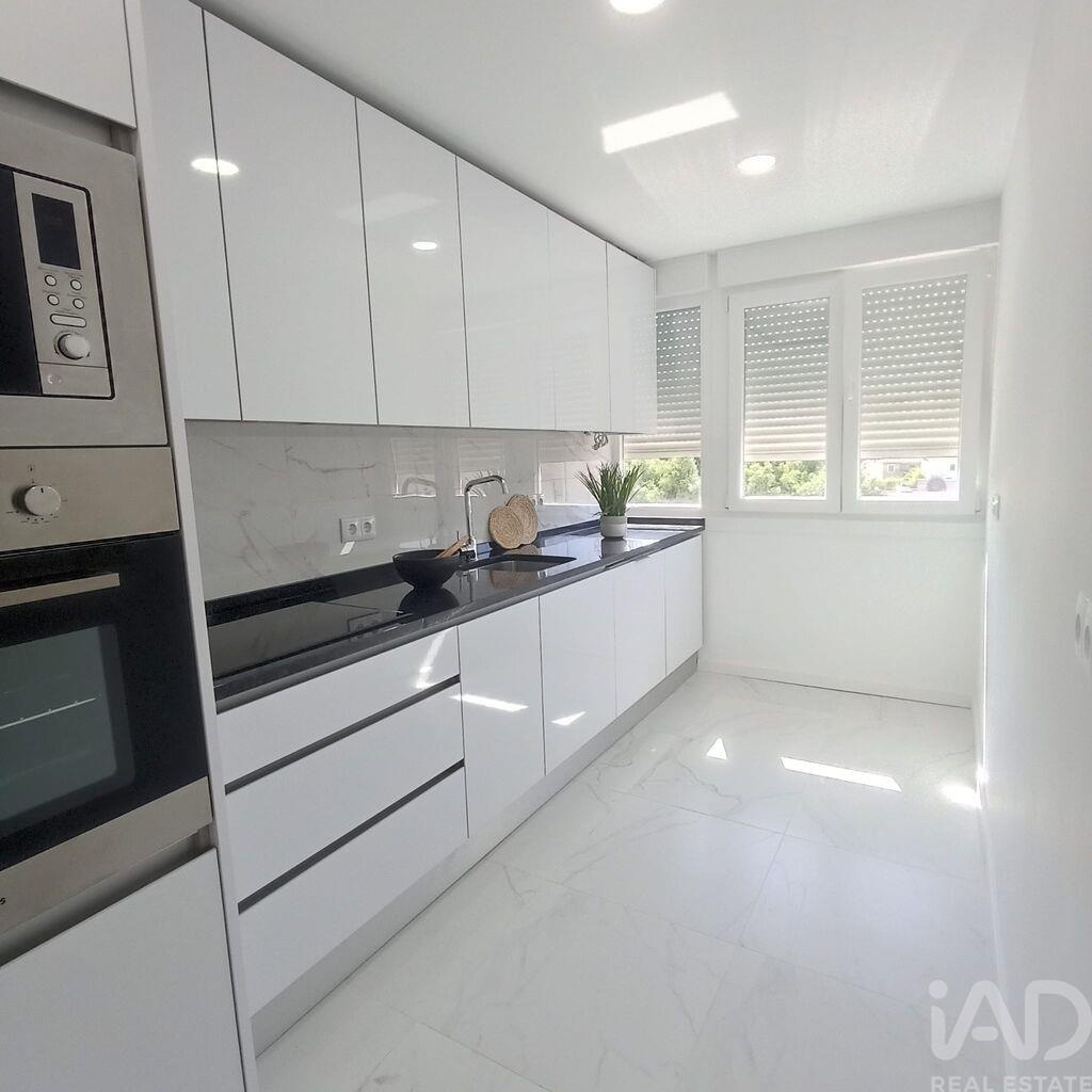 Apartment in Penha de Franca - view 1