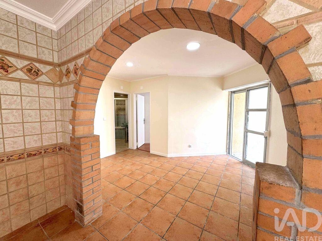 Apartment in Algueirao - Image 3