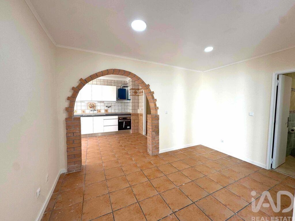 Apartment in Algueirao - Image 4