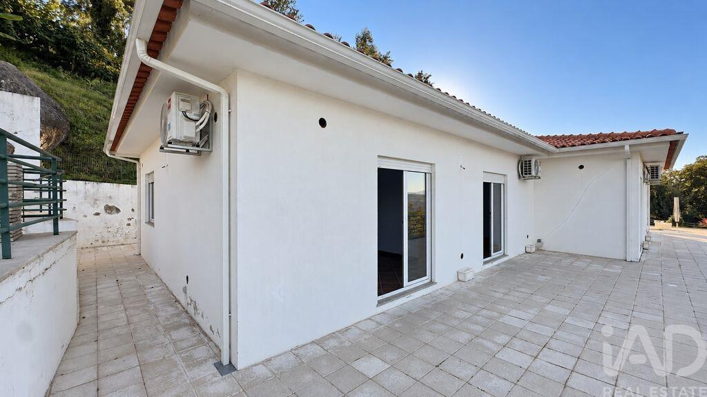 House in Ponte de Lima - view 1