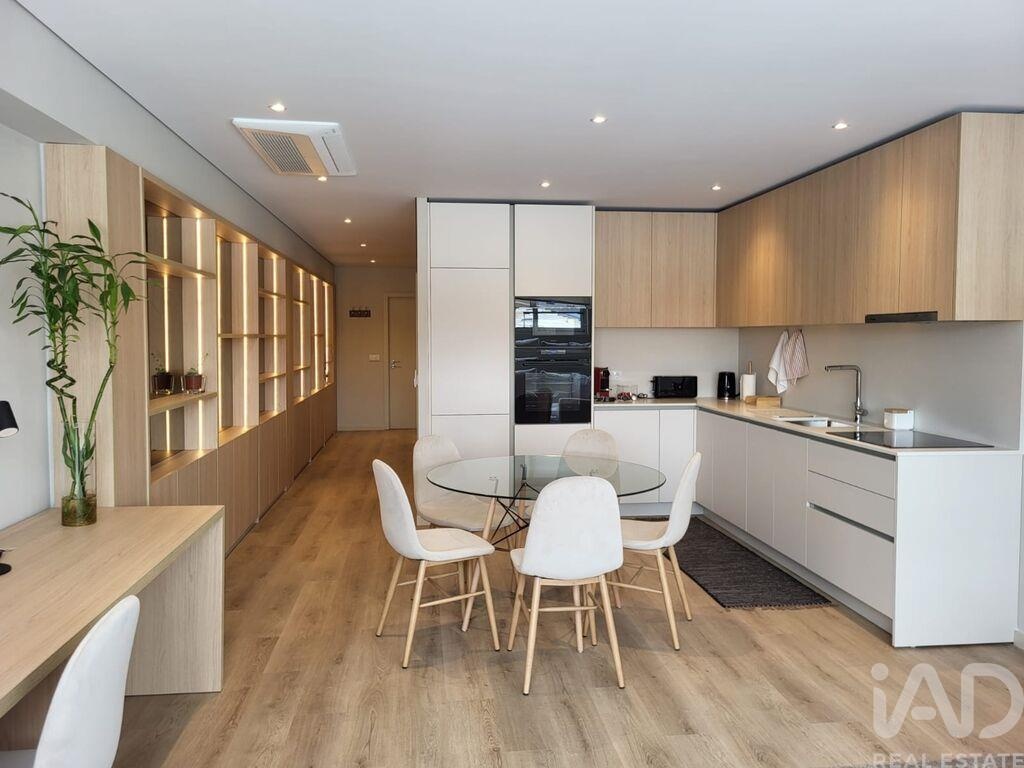Apartment in Matosinhos - Image 4