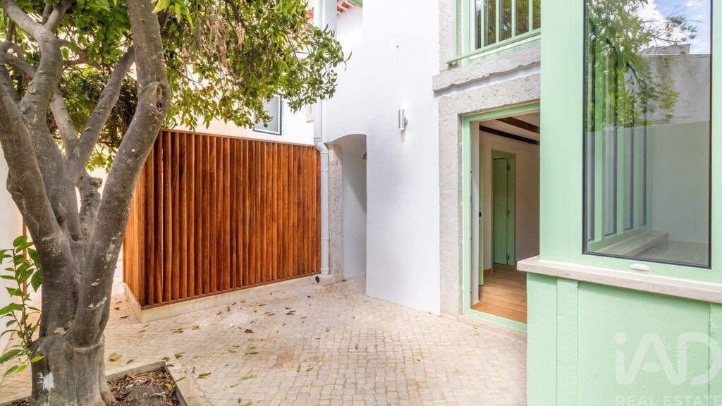 Apartment in Lisbon - Image 2