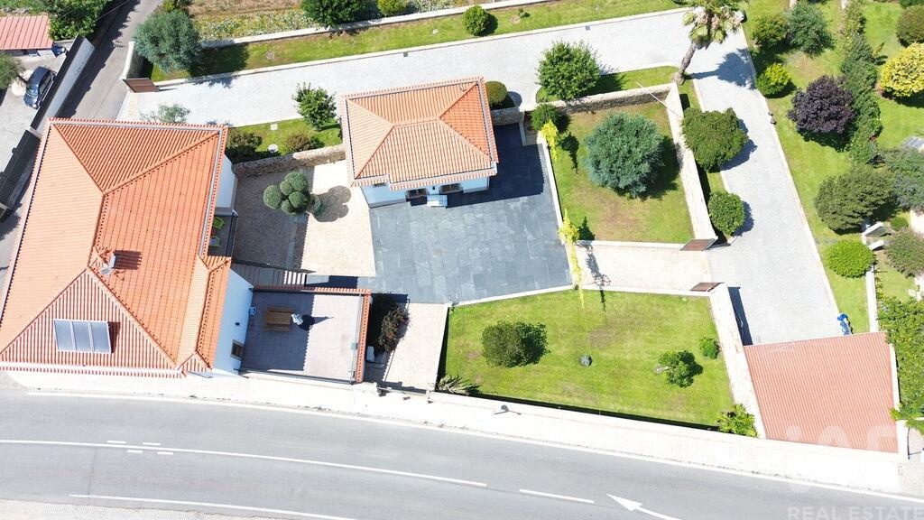 House in Souto - Image 2