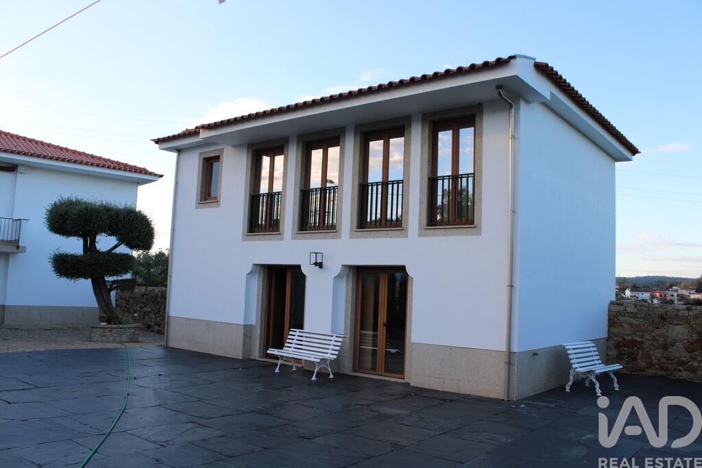 House in Souto - Image 4