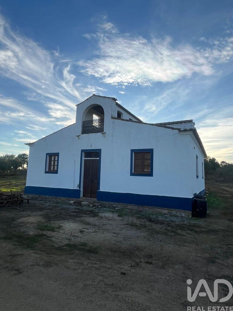 House in Selmes - view 1