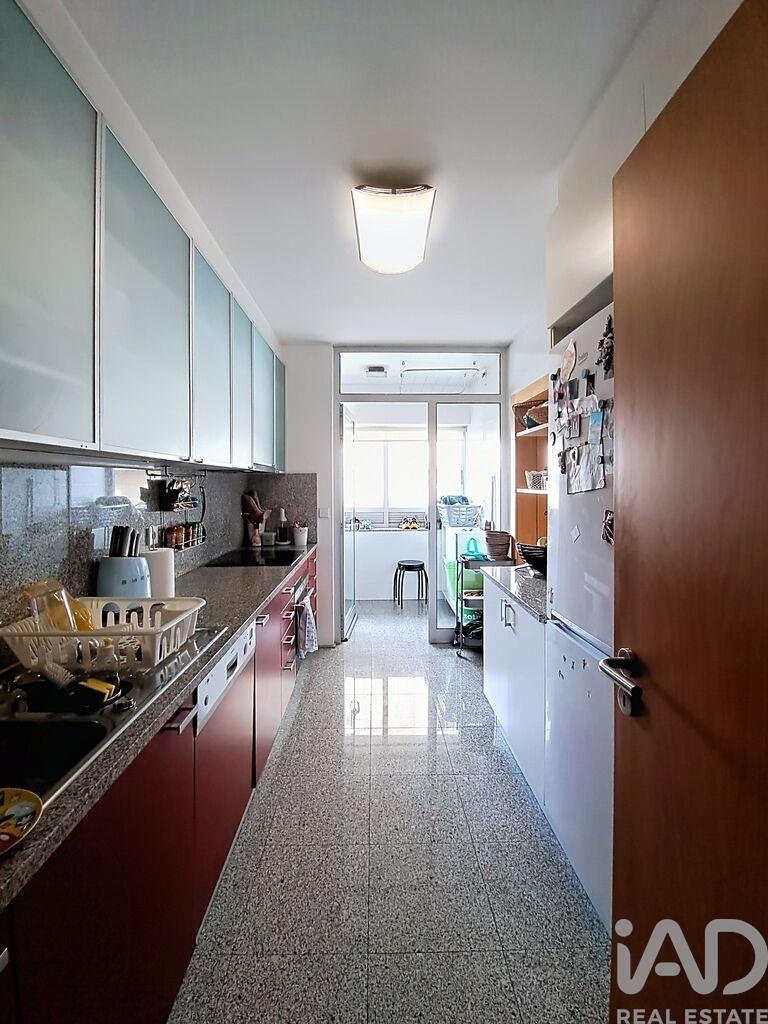 Apartment in Lordelo do Ouro - Image 4