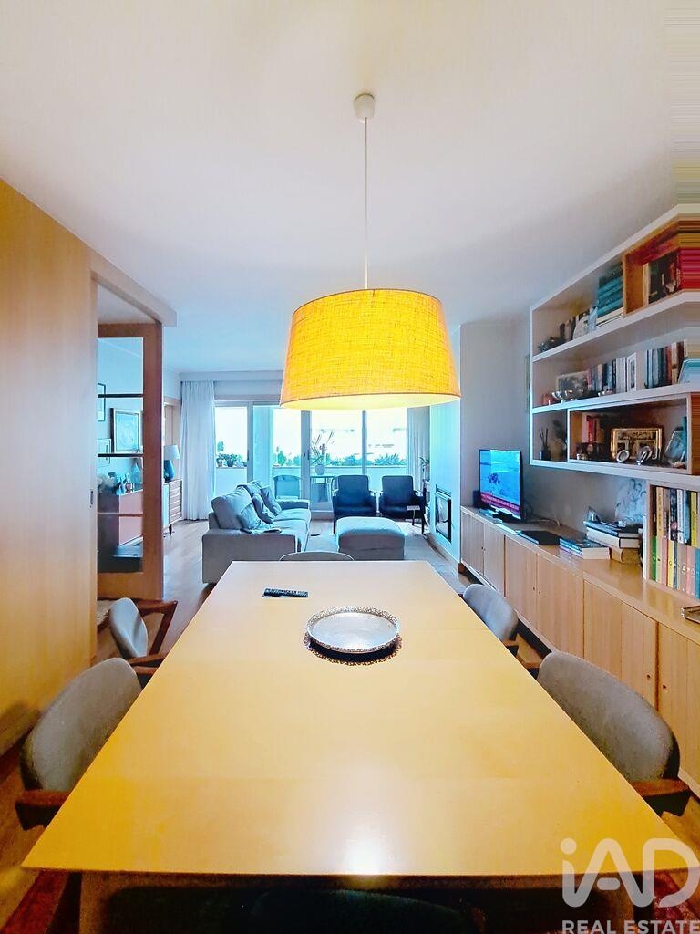 Apartment in Lordelo do Ouro - Image 2