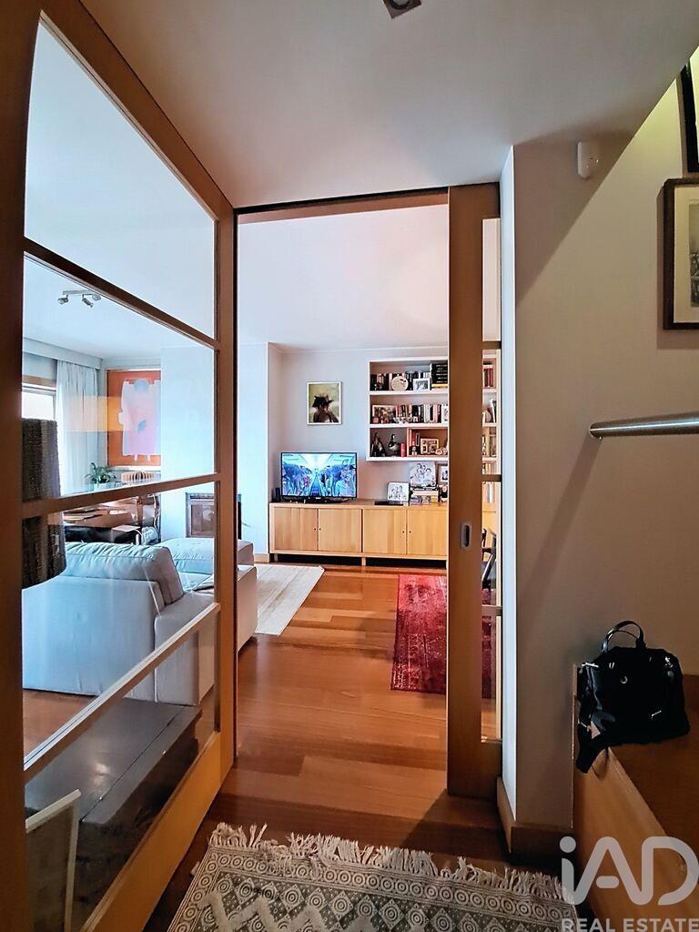 Apartment in Lordelo do Ouro - Image 3