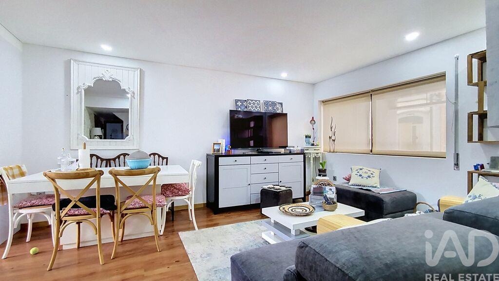 Apartment in Sao Vicente de Pereira Jusa - view 1