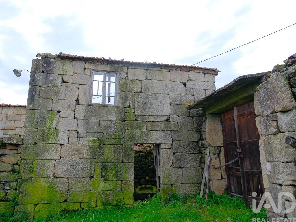 House in Pinheiro de Lafoes - Image 4