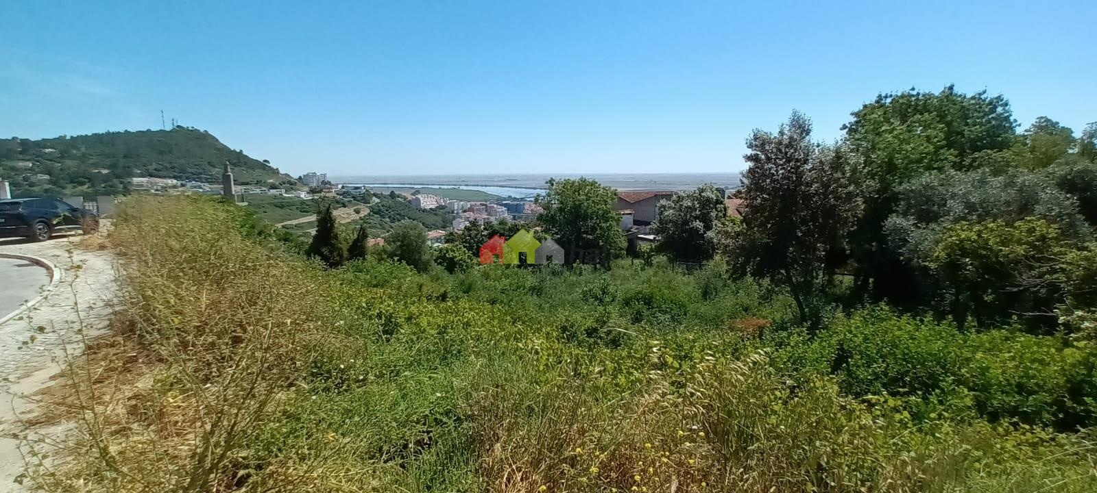 Land for sale in Vila Franca de Xira, Portugal — €122,500
