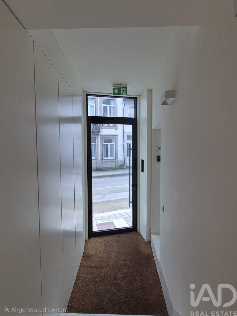 Apartment in Porto - Image 2