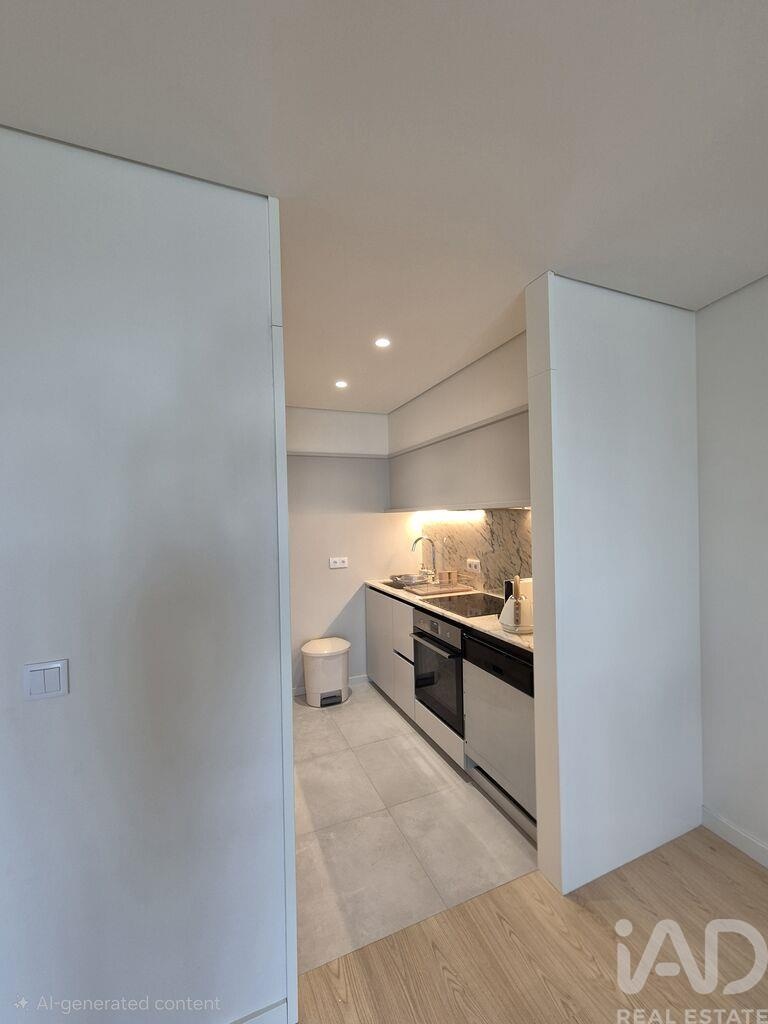 Apartment in Porto - Image 2