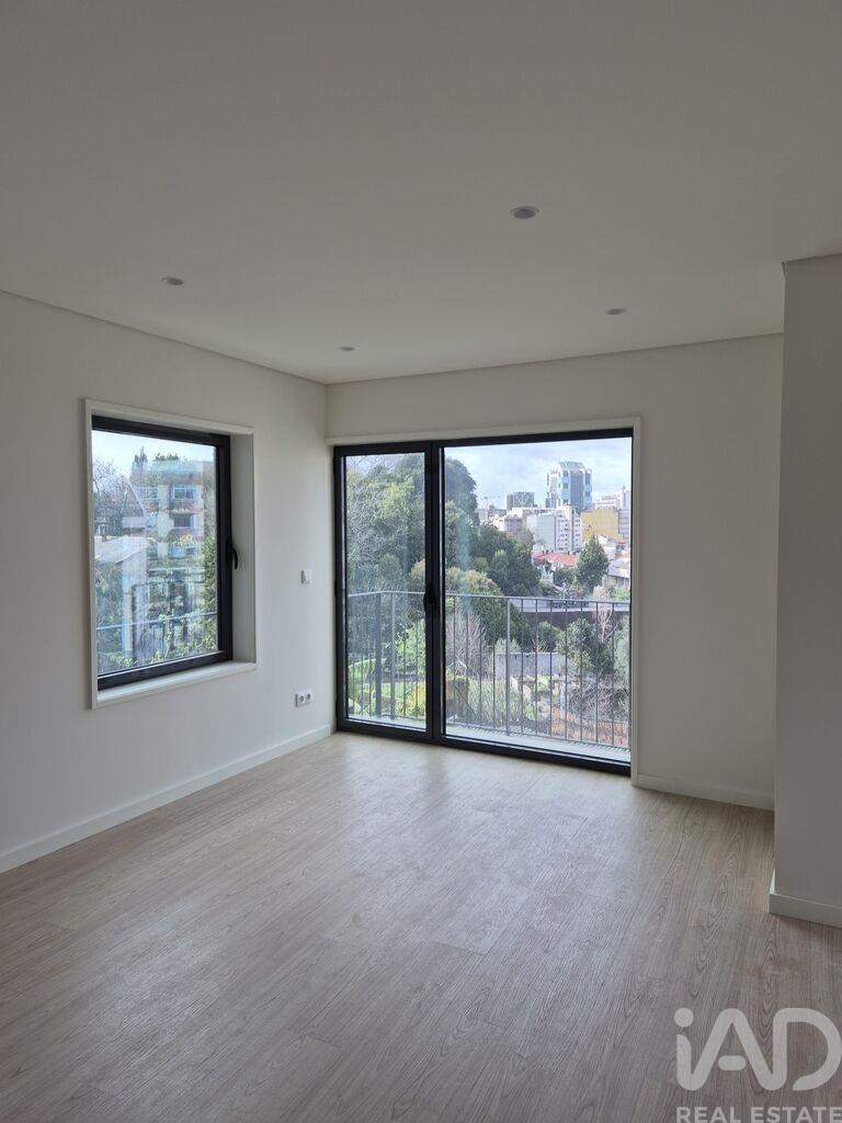 Apartment in Porto - Image 2