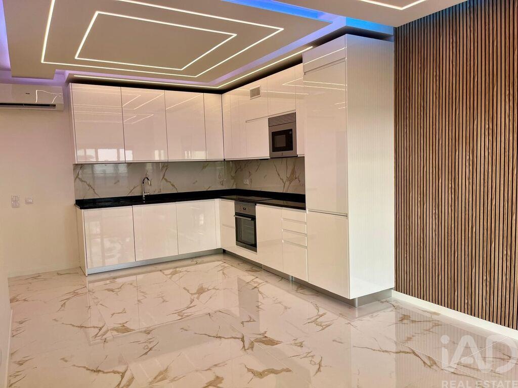 Apartment in Quarteira - Image 3