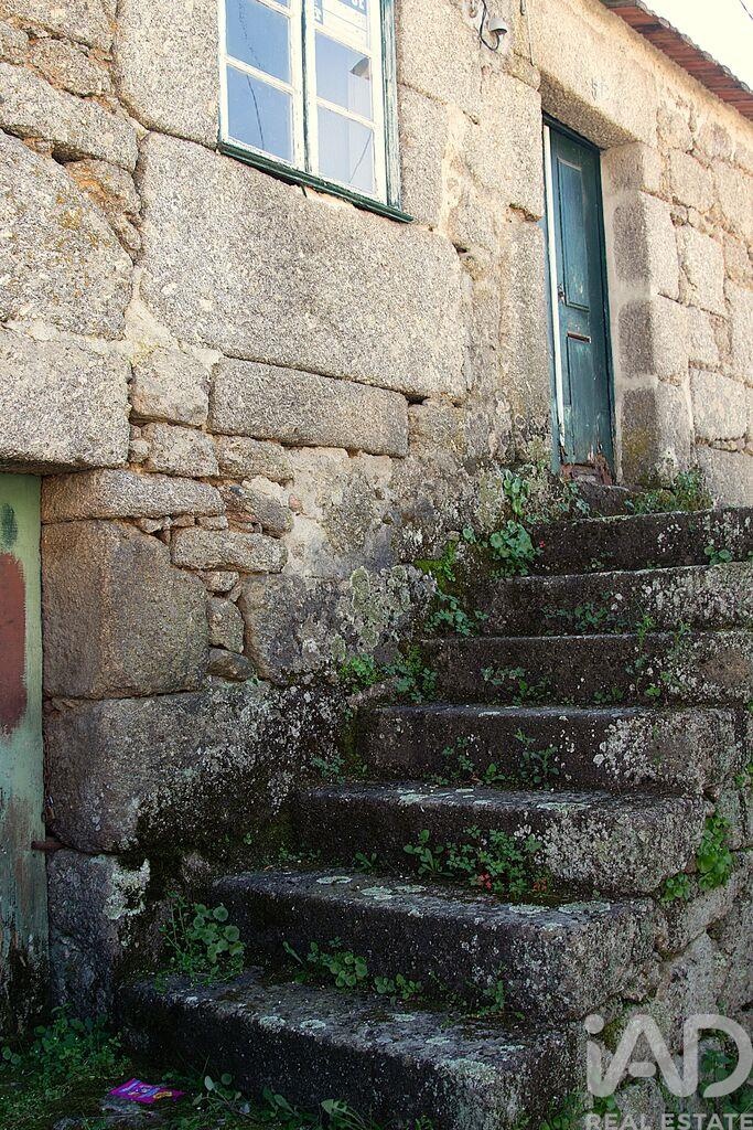 House in Lagos da Beira - Image 5