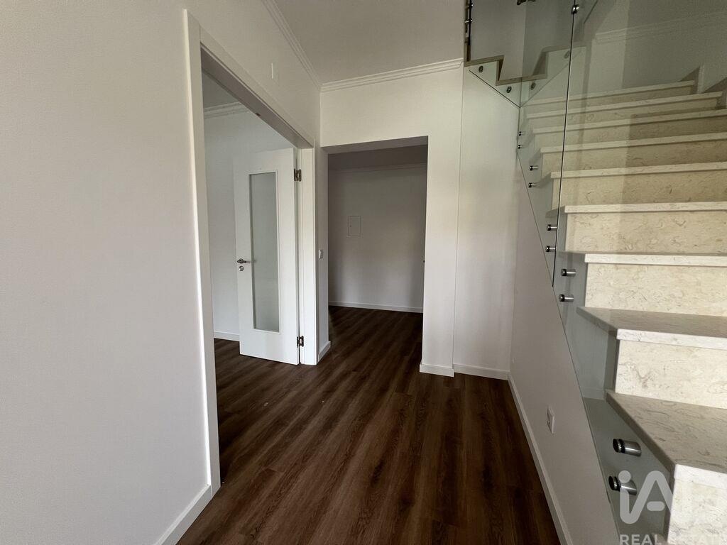 House in Palmela - Image 3