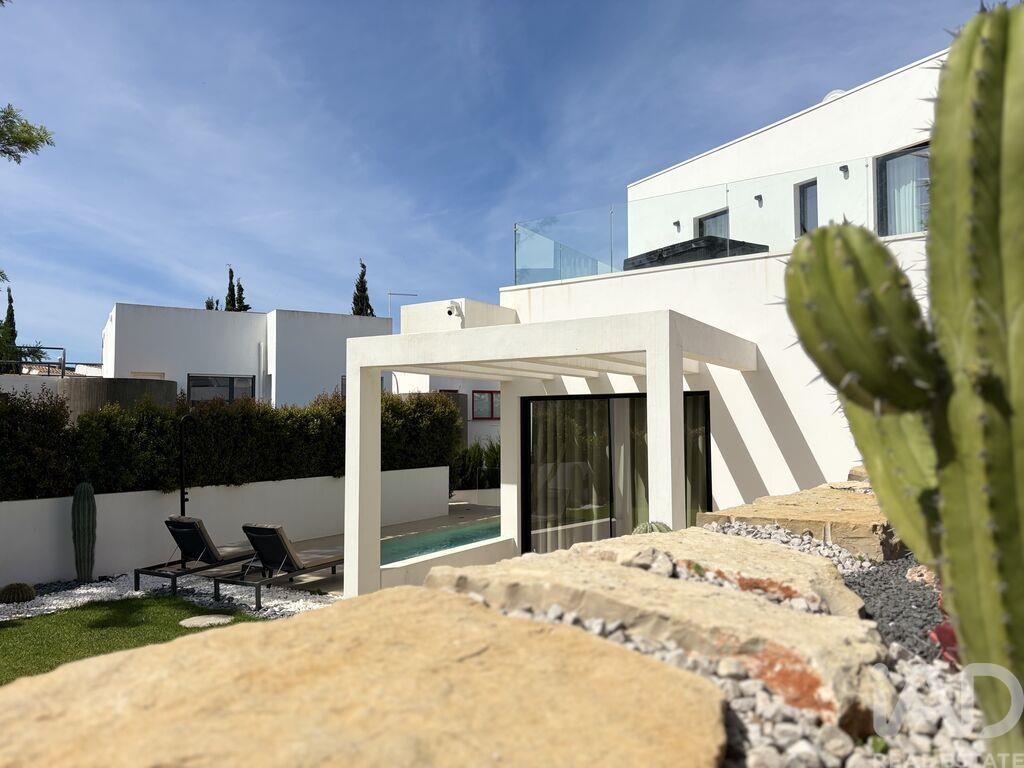 House in Quarteira - Image 2