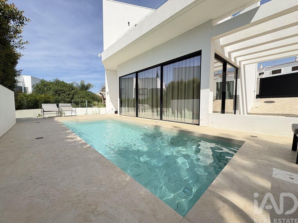 House in Quarteira - Image 5