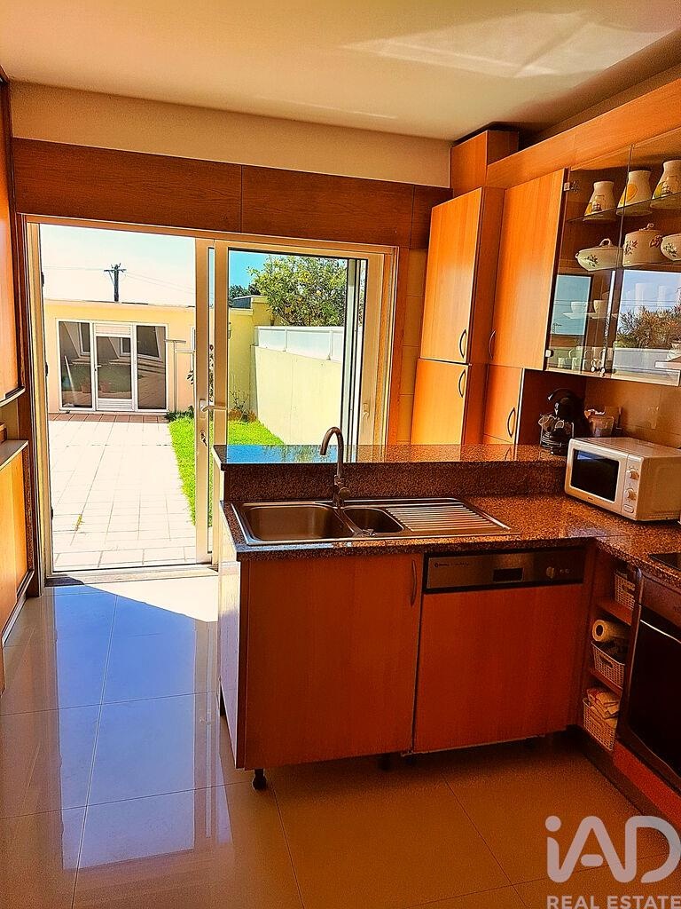 House in Esmoriz - Image 4