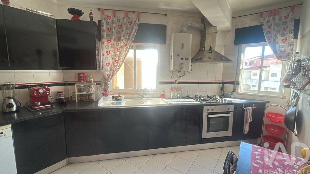 Apartment in Correeira - Image 4