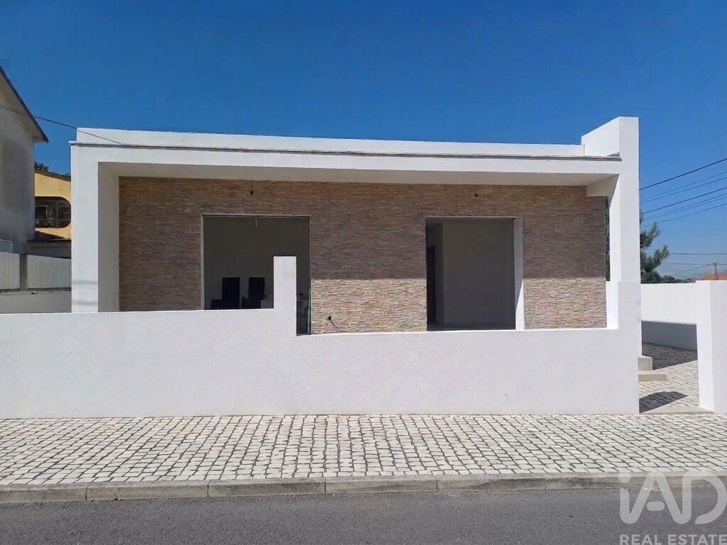 House in Fernao Ferro - Image 4