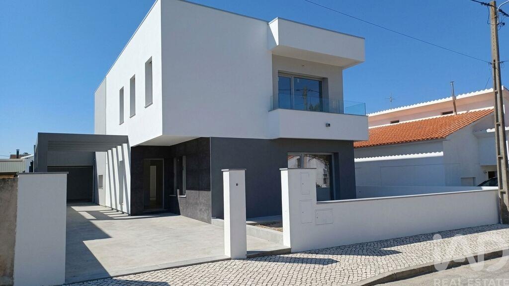 House in Fernao Ferro - view 1