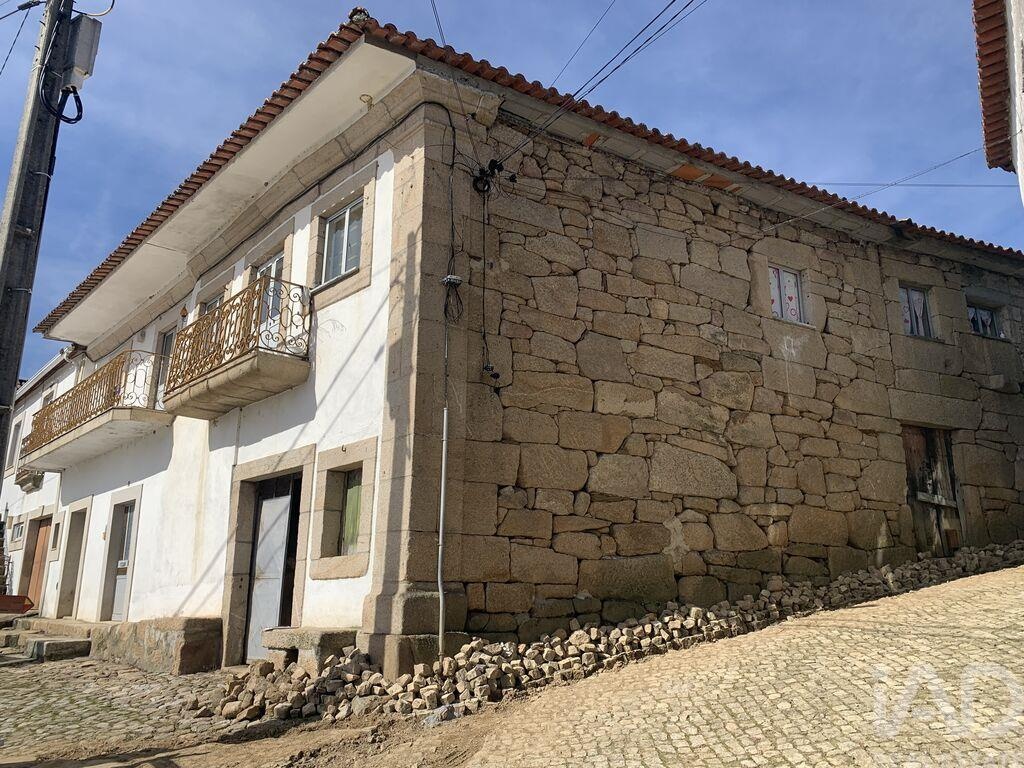 House in Vilar de Macada - Image 2
