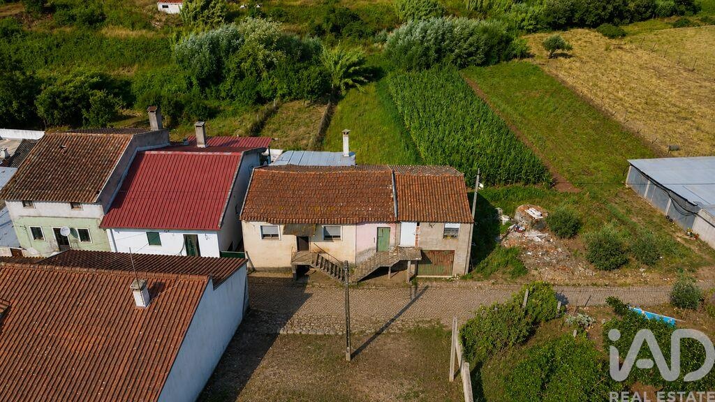 House in Podentes - view 1