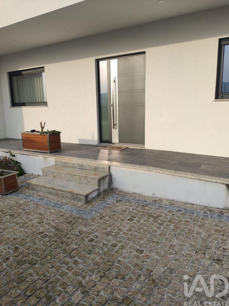 House in Ponte da Barca - Image 3