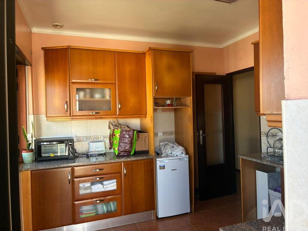 House in Caldas da Rainha - Image 3