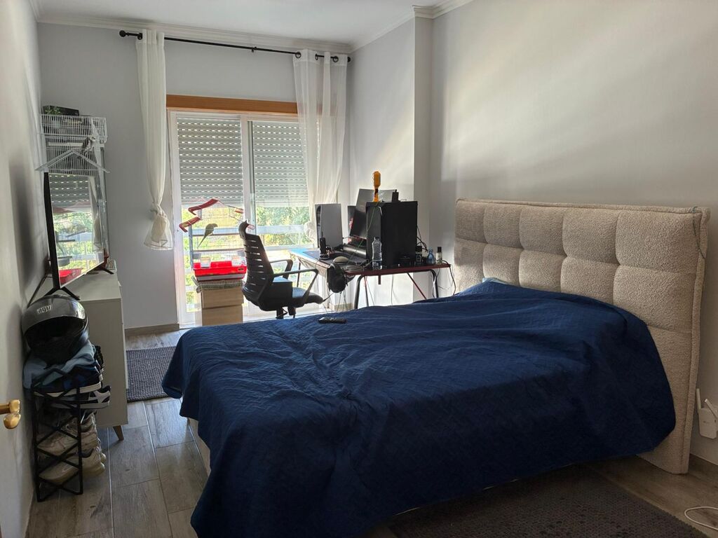 Apartment in Vila Franca de Xira - Image 4